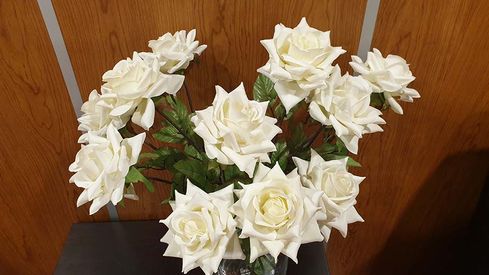 Funeraria Tanatorio Alcocer Prats flores blancas